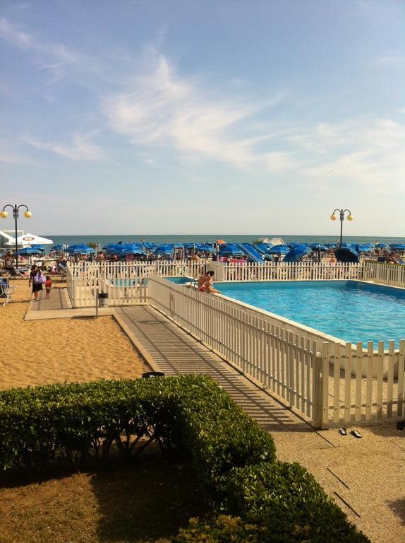 Residence Apollo - Walterigato Apartments Solo Per Famiglie Lido di Jesolo Exterior foto